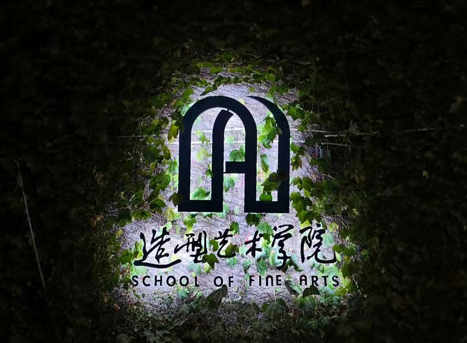 ?外露發(fā)光字與led吸塑字的優(yōu)勢特性相對?
