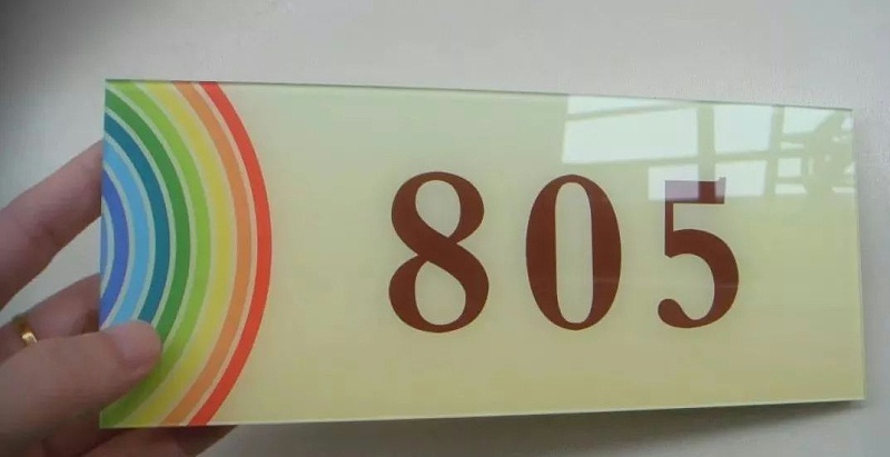 做廣告，我們大家是認(rèn)真的：一分鐘教你塑造“養(yǎng)眼”亞克力標(biāo)牌