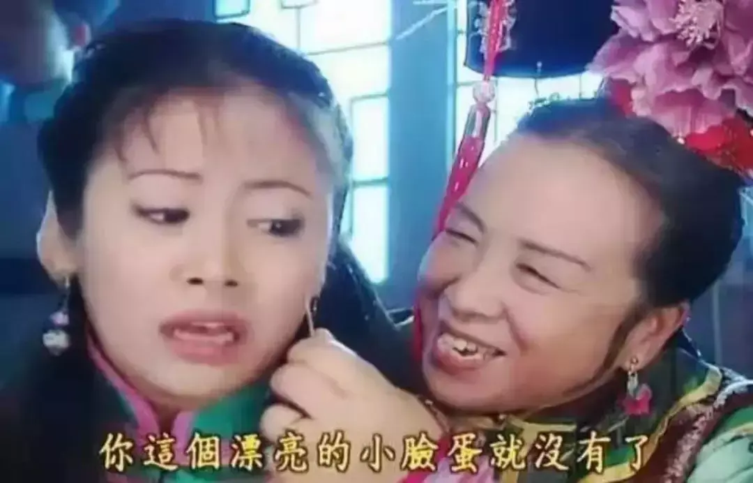 中國路邊的發(fā)光廣告牌，我能笑一年8